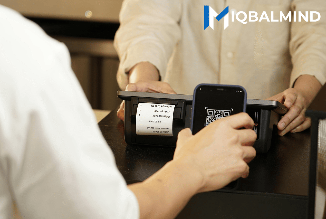 People do Payment at the cashier